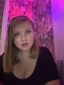 Snapshot of GretieLee chatting on 10-16-25, 05:32 GretieLee online show from 10-16-25, 05:32