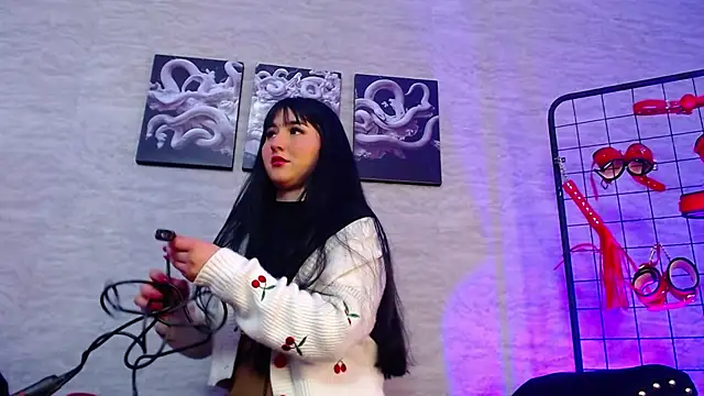 Daphnee-x online show from 12-16-25, 12:09