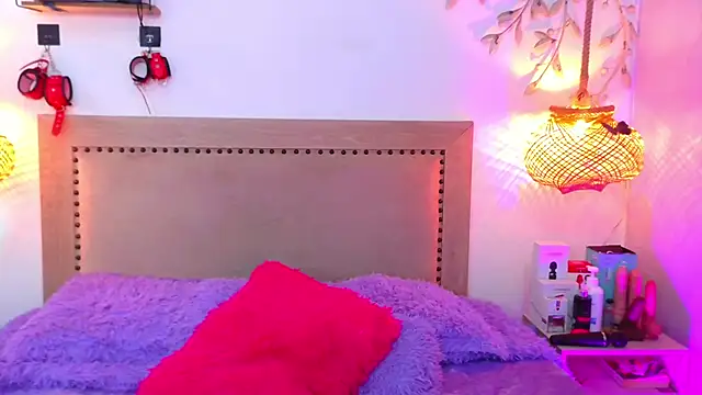 Daphnee-x online show from 09-19-25, 11:47