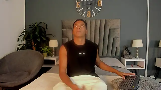 Zac Haynes online show from 10-22-25, 03:17
