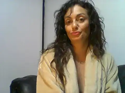 Snapshot of dulcefanny chatting on 05-27-26, 01:57 dulcefanny online show from 05-27-26, 01:57