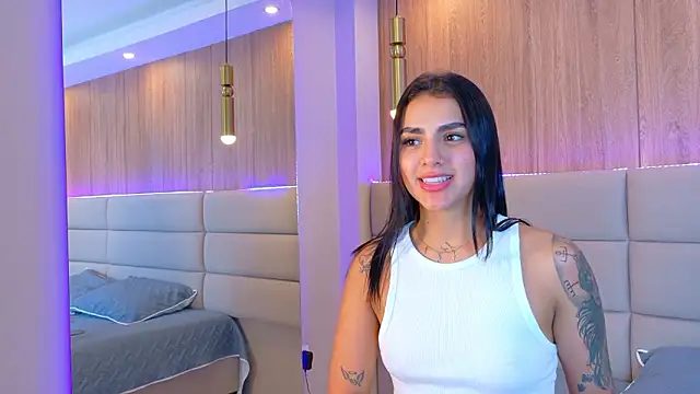 Snapshot of ElectraScot chatting on 03-08-26, 02:04 ElectraScot online show from 03-08-26, 02:04