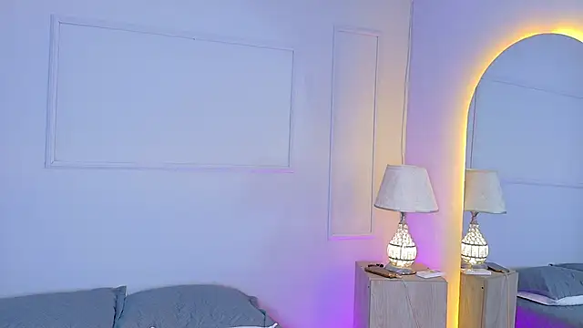 Snapshot of ElectraScot chatting on 11-21-25, 07:57 ElectraScot online show from 11-21-25, 07:57