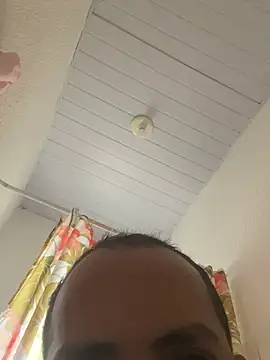 gustavo10l online show from 04-23-26, 06:31