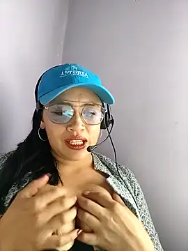 Snapshot of MILA__06 chatting on 10-21-25, 06:51 MILA 06 online show from 10-21-25, 06:51