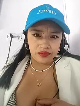 Snapshot of MILA__06 chatting on 10-18-25, 02:19 MILA 06 online show from 10-18-25, 02:19