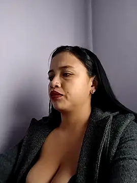 Snapshot of MILA__06 chatting on 09-29-25, 01:50 MILA 06 online show from 09-29-25, 01:50