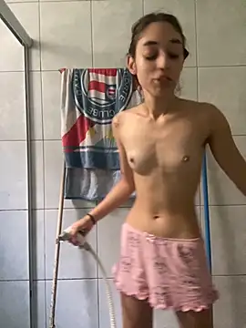 loirinhaaa online show from 09-25-25, 02:23