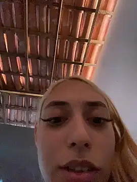 loirinhaaa online show from 04-21-26, 06:58