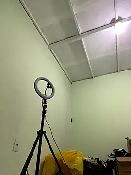 loirinhaaa online show from 10-09-25, 01:17