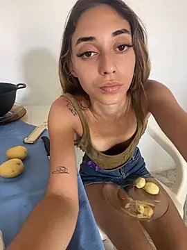 loirinhaaa online show from 10-28-25, 03:00