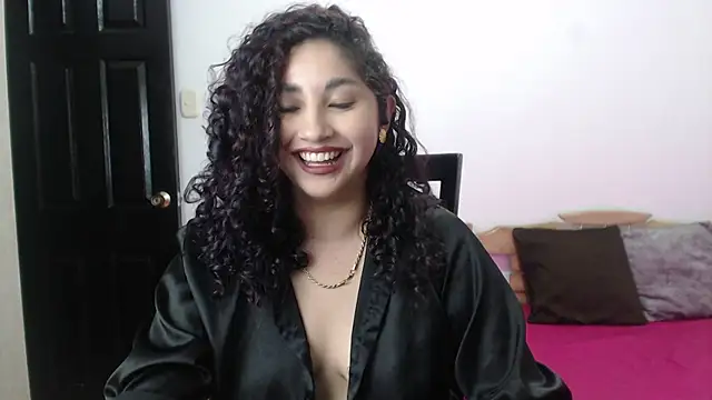 Gia Dior online show from 11-21-25, 10:09