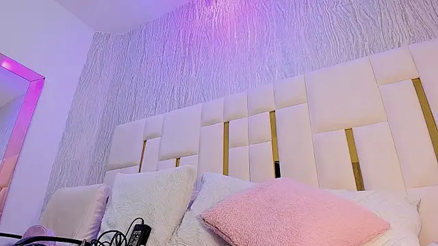 Snapshot of mia_vy chatting on 06-05-26, 03:00 mia vy online show from 06-05-26, 03:00