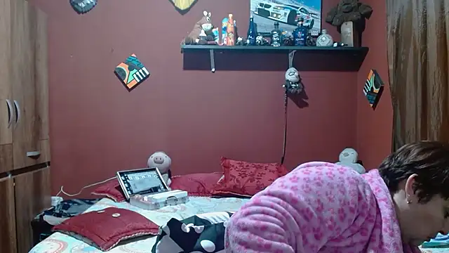 Snapshot of Sasharosee2 chatting on 02-12-26, 12:16 Sasharosee2 online show from 02-12-26, 12:16