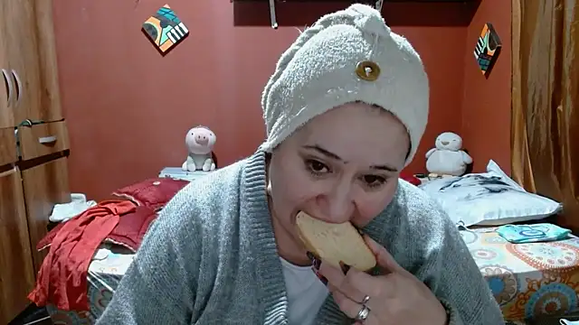 Snapshot of Sasharosee2 chatting on 02-07-26, 12:13 Sasharosee2 online show from 02-07-26, 12:13