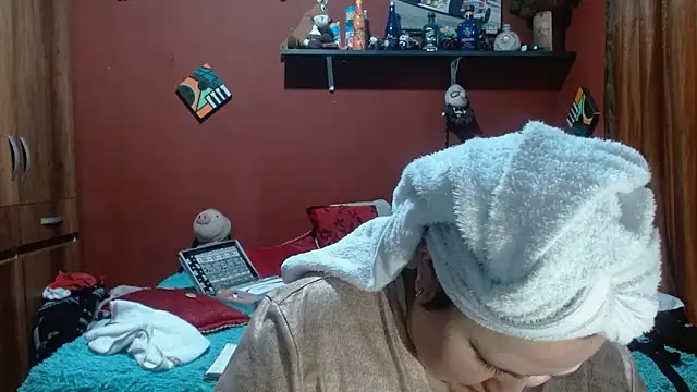 Snapshot of Sasharosee2 chatting on 02-17-26, 01:19 Sasharosee2 online show from 02-17-26, 01:19