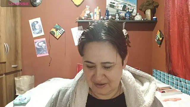 Snapshot of Sasharosee2 chatting on 10-12-25, 12:17 Sasharosee2 online show from 10-12-25, 12:17