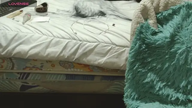 Snapshot of Sasharosee2 chatting on 10-17-25, 12:18 Sasharosee2 online show from 10-17-25, 12:18