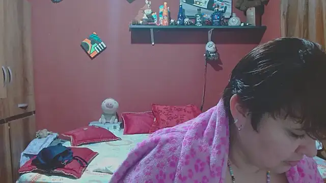 Snapshot of Sasharosee2 chatting on 02-11-26, 12:16 Sasharosee2 online show from 02-11-26, 12:16