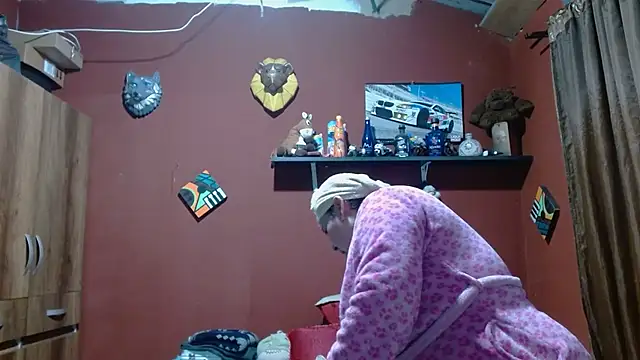 Snapshot of Sasharosee2 chatting on 02-27-26, 12:16 Sasharosee2 online show from 02-27-26, 12:16