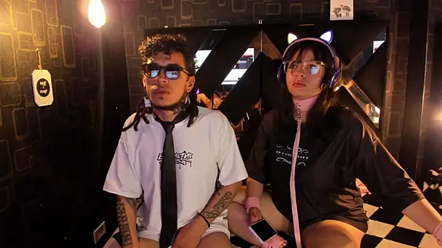 Snapshot of Alien_high chatting on 11-09-25, 03:27 Alien high online show from 11-09-25, 03:27