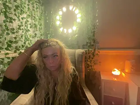 BonnyDesire online show from 10-01-25, 06:34