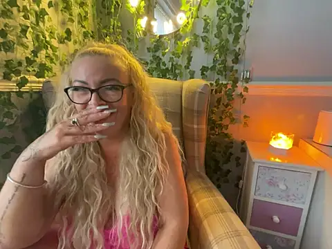 BonnyDesire online show from 10-03-25, 04:41