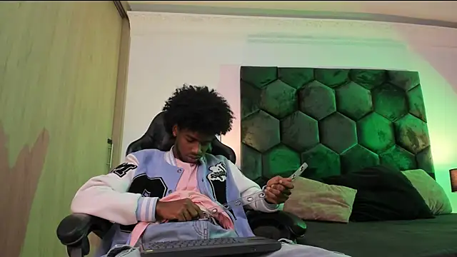 Snapshot of AllexJacob chatting on 02-07-26, 01:08 AllexJacob online show from 02-07-26, 01:08