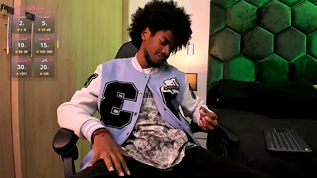 Snapshot of AllexJacob chatting on 03-11-26, 01:05 AllexJacob online show from 03-11-26, 01:05