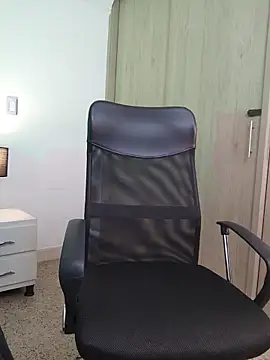 Snapshot of AllexJacob chatting on 04-06-26, 01:12 AllexJacob online show from 04-06-26, 01:12