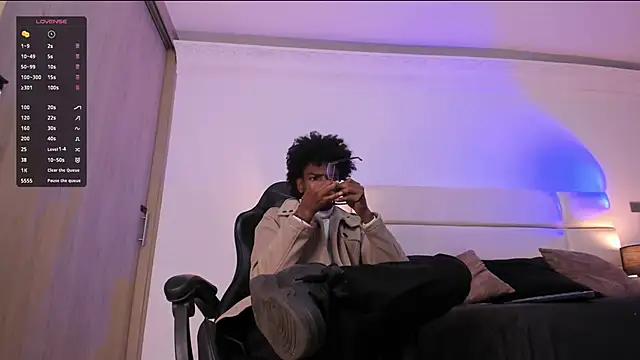 AllexJacob online show from 12-18-25, 01:15