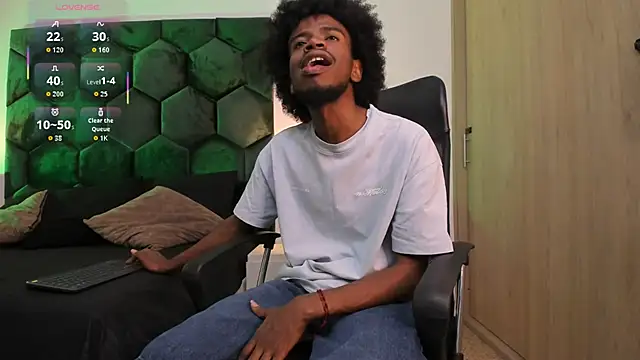 Snapshot of AllexJacob chatting on 04-08-26, 04:52 AllexJacob online show from 04-08-26, 04:52