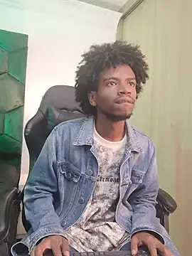 Snapshot of AllexJacob chatting on 02-18-26, 01:40 AllexJacob online show from 02-18-26, 01:40