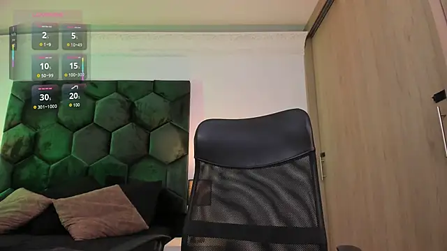 Snapshot of AllexJacob chatting on 04-11-26, 01:26 AllexJacob online show from 04-11-26, 01:26