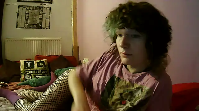 Snapshot of Nydia_Levine chatting on 10-08-25, 01:12 Nydia Levine online show from 10-08-25, 01:12