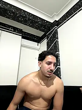 Snapshot of fuck___boyy chatting on 12-20-25, 09:56 fuck boyy online show from 12-20-25, 09:56