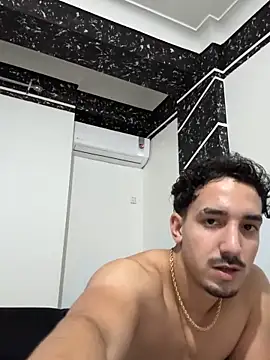 Snapshot of fuck___boyy chatting on 12-21-25, 03:03 fuck boyy online show from 12-21-25, 03:03