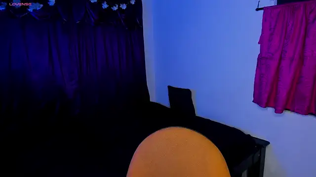 Shairaclark  online show from 03-25-26, 01:39