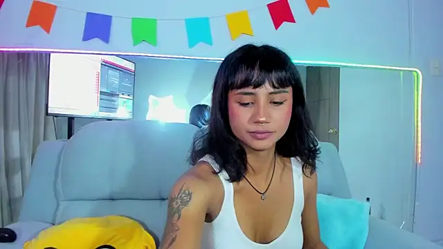 Snapshot of Lola_Purple chatting on 10-11-25, 03:40 Lola Purple online show from 10-11-25, 03:40