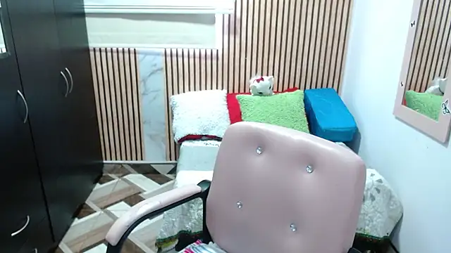 camilavargas  online show from 05-08-26, 10:02