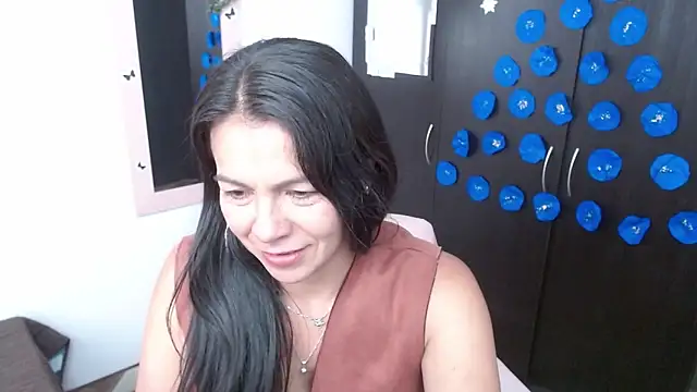 camilavargas  online show from 12-15-25, 09:31