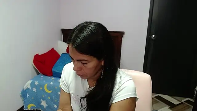 camilavargas  online show from 07-10-26, 06:52