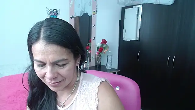 Snapshot of camilavargas_ chatting on 10-03-25, 09:16 camilavargas online show from 10-03-25, 09:16