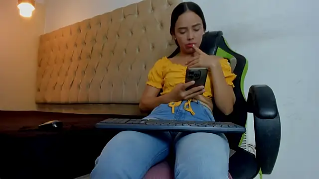 Naomis 35 online show from 02-06-26, 07:32