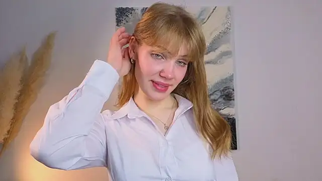 pienaple online show from 10-18-25, 04:25