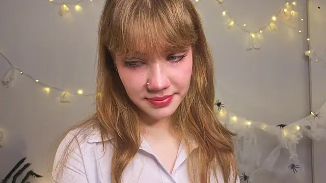 pienaple online show from 10-31-25, 04:09