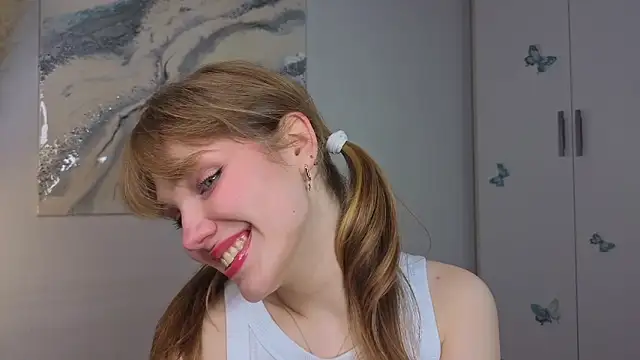 pienaple online show from 10-10-25, 04:02