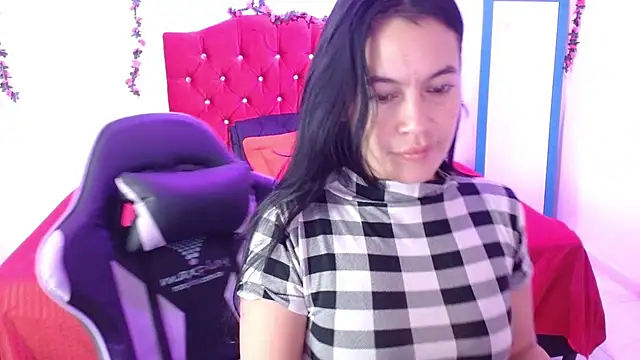 Snapshot of cristal1609 chatting on 02-04-26, 12:33 cristal1609 online show from 02-04-26, 12:33