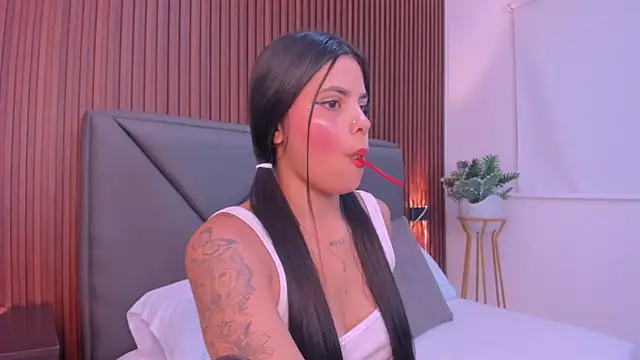 molly lovee  online show from 02-11-26, 07:25