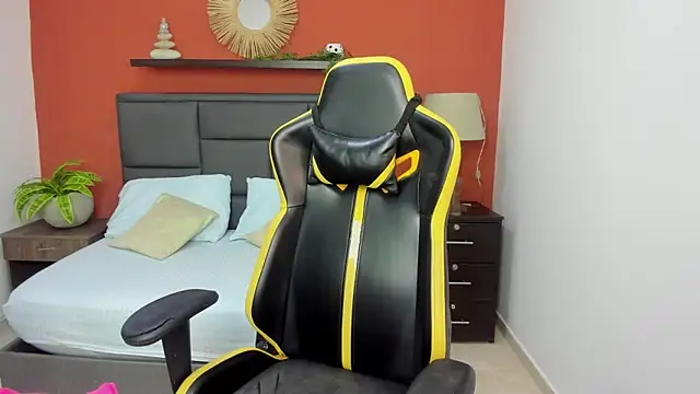 molly lovee  online show from 09-25-25, 11:49